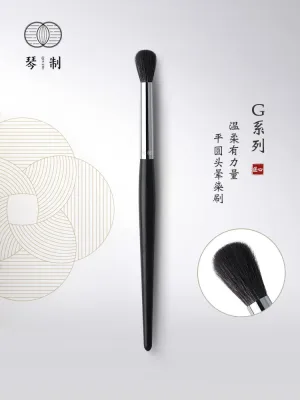High-end Original piano makeup brush is gentle and powerful Flat round head smudge brush Nose shadow brush with soft bristles Eye shadow brush for eye details