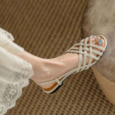 รองเท้าแตะถักแบบโรมันสำหรับผู้หญิง 2023 ใหม่ฤดูร้อนแฟชั่นรองเท้าแตะส้นเตี้ยกลวงสไตล์ฝรั่งเศสย้อนยุคส้นแบน
