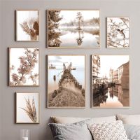 Seaside Town Cherry Blossom Reed Landscape ภาพวาดผ้าใบ-Beige Wall Art โปสเตอร์และภาพพิมพ์สำหรับตกแต่งห้องนั่งเล่น