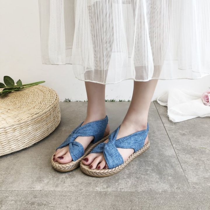 2023-รองเท้าแตะแบบใหม่รองเท้าแตะแบบโรมันใส่ด้านนอกสำหรับผู้หญิงในช่วงฤดูร้อน