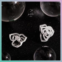 [petite by PRAKYRE] Bloom Earring - ต่างหูแบบติดหูรูปดอกไม้กราฟฟิกตกแต่งด้วยเพชร