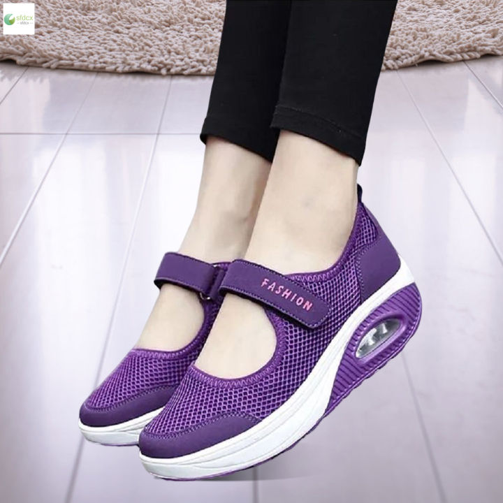 รองเท้ากีฬากันลื่นรองเท้าพยาบาลสบายของผู้หญิงเหมาะสำหรับการตั้งแคมป์ในร่มการเดิน-sfdcx