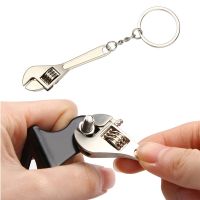 Outdoor Mini Portable Keychain Metal Adjustable Multipurpose Wrench Screwdriver Hammer Repair Tool Adventure Camping Supplies