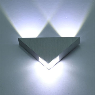 Indoor LED Lighting Aluminium 3W Wall Lamp Triangle Shape Modern Bedroom Beside Light for Home Decor AC110V 220V