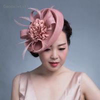 ผู้หญิง Chic Fascinator หมวกค็อกเทลงานแต่งงานโบสถ์ Headpiece Kentucky Headwear Feather อุปกรณ์เสริมผม Sinamay Fascinators