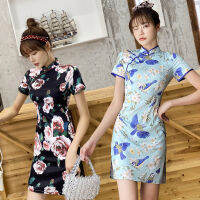 Cheongsam แคทวอล์กกี่เพ้าเวอร์ชั่นปรับปรุงแบบย้อนยุคสไตล์จีนรัดรูปขาสั้นสำหรับฤดูใบไม้ผลิฤดูร้อน