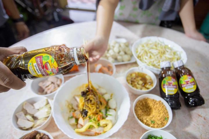 ซอสก๋วยเตี๋ยวเเห้งเเม่ประเทือง-อร่อยเด็ด-เเบบไม่ต้องปรุงเพิ่ม-แบบเผ็ด