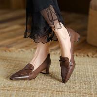 卍☽♧ Handmade womens shoes 2023 spring and autumn new style pointed toe thick heel French retro single shoes womens genuine soft leather loafers mid-heel shoes