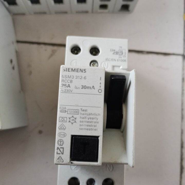 original-second-hand-1p2p3p4p10a16a20a32a-4063a50a-siemens-air-switch-micro-break-protection-switch