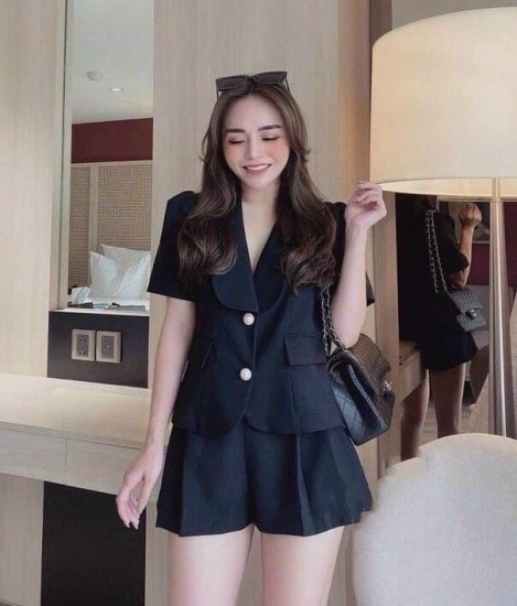 Set đồ bộ nữ quảng châu bao gồm áo khoác vest ngắn dáng croptop và quần