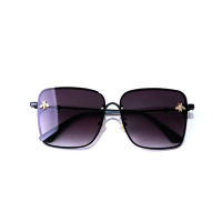 20212020 New Fashion Lady Oversize Rimless Square Bee Sunglasses Women Men Small Bee Glasses Gradient Sun Glasses Female UV400