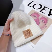 ฤดูใบไม้ร่วงและฤดูหนาวสวมหัวอักษรปักลาย Topi Dingin ฉบับภาษาเกาหลีหมวก Loewe,หมวกขนสัตว์ลำลองใส่ได้ทุกแบบตามต้องการ