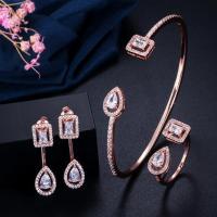 CWWZircons แบรนด์แฟชั่นที่มีชื่อเสียงชุดเครื่องประดับสตรี Micro Pave CZ กำไลหินสร้อยข้อมือแหวนกำไลข้อมือต่างหูผู้หญิง