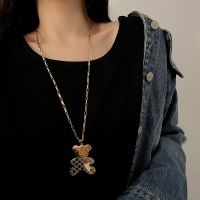 [COD] European and Korean net red titanium steel K gold fade letters bear long sweater necklace female autumn winter all-match design