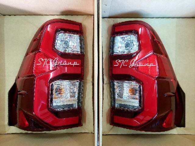 new-revo-ปี-2020-ชุดไฟท้าย-led-พร้อมหลอดไฟ-toyota-แท้ศูนย์-100-0k430