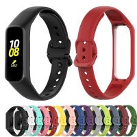 ซื้อมากขึ้นสต๊อกพร้อมสำหรับ Samsung Galaxy Fit 2 SM-R220สายสร้อยข้อมือซิลิโคนอัจฉริยะสายนาฬิกากีฬา Galaxy Fit2ยางเปลี่ยนที่สายรัดข้อมือ Aug