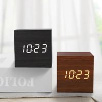 （HOT NEW） HouseholdDigitalAlarm Clock การควบคุมเสียง Square Usb/aaadurable RetroClock Desktop Table Decor