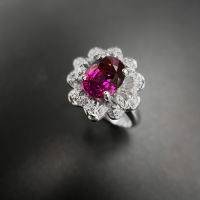 Rhodolite Diamond Ring แหวนเพชรพลอยโรโดไลท์ พลอยแท้สีม่วงแดงธรรมชาติ ทรงรี เนื้อสะอาดมาก ประดับเพชรแท้น้ำ95-96 ตัวเรือนเป็นทองขาว18k