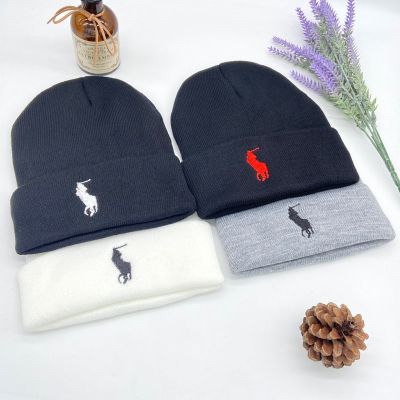 หมวกไหมพรม หมวกโปโล PL  แบบ2 สี ใส่หน้าหนาว คุณภาพดี 100% ใส่ง่าย สะดวกสบาย สินค้ามีพร้อมจัดส่ง Unisex Autumn Winter Beanies Fashion Hat 2022