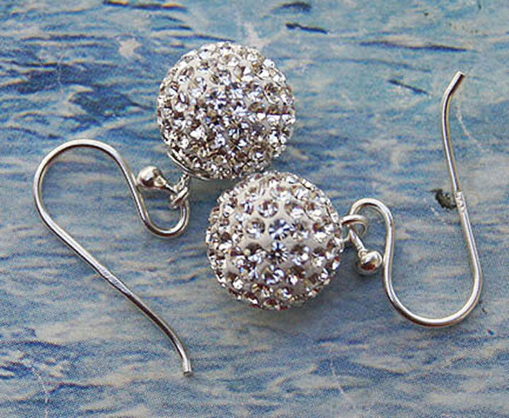 earrings-dangle-sterling-silver-beautiful-gift-ลูกกลมมีเพรชสวยงาม-ห้อยตำหูเงินสเตอรลิงซิลเวอรใช้สวยของฝากที่มีคุณค่า-ฺชาวต่างชาติชอบมาก