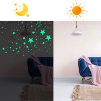 ⊕☼ 2 Set Luminous Star Wall Sticker Glowing in the Dark Wall Decals DIY Self Adhesive Wall Sticker for Home Decoration