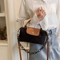 ANGUBA จุได้มาก กระเป๋า Crossbody ไนลอนทำจากไนลอน พร้อมห่วงโซ่ กระเป๋าสำหรับผู้หญิง ถุงเกี๊ยวซ่า หนังพียู กระเป๋าสะพายไหล่แบบสั้น สาวๆ