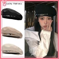 LUCKY HAIRACC หัวเข็มขัดโลหะโลหะ หมวกเบเร่ต์ หมวกบีนนี่ สีทึบทึบ หมวกเบเร่ต์ฤดูใบไม้ร่วง เรโทร ฤดูหนาวที่อบอุ่น หมวกหมวกแบน ผู้หญิงผู้หญิงผู้หญิง