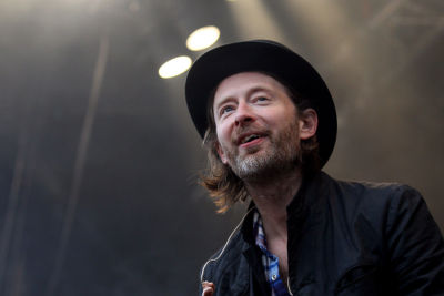 โปสเตอร์ Radiohead เรดิโอเฮด Thom Yorke ทอม ยอร์ก รูปภาพขนาดใหญ่ ของขวัญ Poster ของแต่งบ้าน ของแต่งห้อง โปสเตอร์ติดผนัง โปสเตอร์ติดห้อง 77poster
