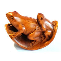 Y8640 - 2 "แกะสลักด้วยมือญี่ปุ่น wood Netsuke Figurine: 2กบบน Lotu