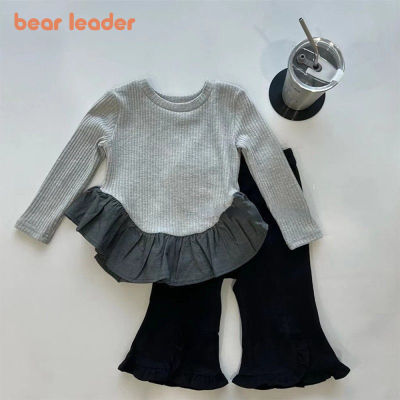 Bear Leader ชุดเสื้อผ้าสำหรับเด็กผู้หญิง2-6ปี2023เสื้อยืดแต่งระบายสำหรับฤดูใบไม้ร่วงฤดูใบไม้ผลิใหม่ + กางเกงระฆังชุดสองชิ้น