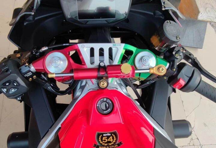 คลิปติดตั้งบนแฮนด์สำหรับรถแข่งอะไหล่รถยนต์สำหรับ-aprilia-rs660-2021-2022-2023-cnc-สำหรับรถแข่งส่วนบนแคลมป์ด้านบน87tixgportz