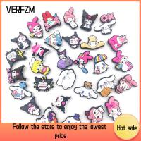 VERFZM SHOP 30Pcs คาวาอิ เสน่ห์ของรองเท้า Cinnamoroll ดีไอวาย ของตกแต่งรองเท้าคุโรมิ แฟชั่นสำหรับผู้หญิง อุปกรณ์เสริมรองเท้า รองเท้ารัดส้น สำหรับผู้หญิง