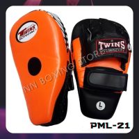 Twins Special Focus mitts punching pads PML-21 Orange ฺblack Genuine Leather MMA K1เป้ามือทวินส์ สเปเชี่ยล ทรงโค้ง สีส้ม-ดำ หนังเเท้ สำหรับเทรนเนอร์