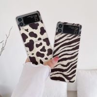 For Samsung Z Flip 4 Case Cow Pattern Transparent Folding Phone Case For Samsung Z Flip 3 ZFlip4 5G Shockproof Hard Back cover