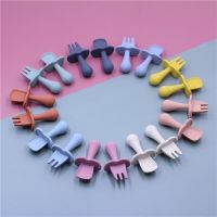 2Pcs/set Tableware Nibbler Dispensing Learning Health Feeding Solid Food Eating Utensils Solid Color Baby Silicone Spoon Forks Bowl Fork Spoon Sets