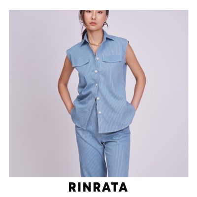 RINRATA - Darcy Shirt เสื้อแขนกุด ผ้ายีนส์ ลายเส้นขาว คอปก กระดุมหน้า ตกแต่งกระเป๋า เสื้อทำงาน เสื้อใส่เที่ยว เสื้อแฟชั่น