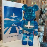 Bearbrick 400% เครื่องบิน JAL 34 ANA บล็อกอาคารสีฟ้าโปร่งใสหมีรุนแรงหมีเครื่องประดับตุ๊กตาทำมือ