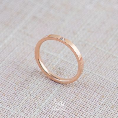 Pretty Moment แหวนเพชรเดี่ยวแบบเหลี่ยม cz หนา 2 mm สีเงิน สีโรสโกล สีทอง หุ้มหนามเตย สแตนเลส แข็งแรงทนทาน ของขวัญ