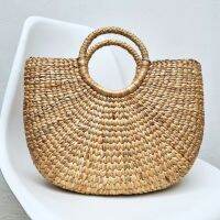 BAANSTRAW กระเป๋าผักตบชวาสำหรับสวมใส่ทุกวันสไตล์แฟชั่นชายหาด Hyacinth Bag For Everyday Wear Beach Fashion Style