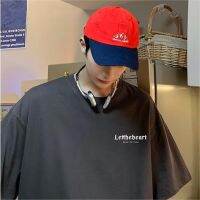 [ส่งของ]（ขนาด M-8XL）คอเสื้อ oversized แขนห้านาที พิมพ์หนังสือ ทรงหลวม สไตล์ฮ่องกง สตรีท ฮิปฮอป โอเวอร์ไซซ์ สําหรับผู้ชาย เสื้อยืดผู้ชายไซส์ใหญ่