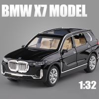 1:32 BMW X7 SUV รถโลหะผสมรุ่นรถยนต์และของเล่นโมเดลรถโลหะจำลองเสียงและแสงคอลเลกชันของเล่นเด็กของขวัญ