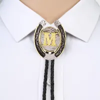 Gold Letter ABCDEFG-Z U รูปร่าง Bolo Tie สำหรับ Man อินเดียคาวบอย Western Cowgirl หนังเชือกสังกะสีโลหะผสมเนคไท