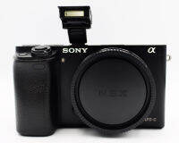 Sony A6000 โฟกัสอัตโนมัติเร็วกว่า DSLR ถ่ายได้ดีขึ้นด้วย α6000 ที่ให้สุดยอดคุณภาพ 24 MP, โฟกัสอัตโนมัติที่เร็ว และพกพาแสนสะดวก บวกกับ OLED Tru-Finder™