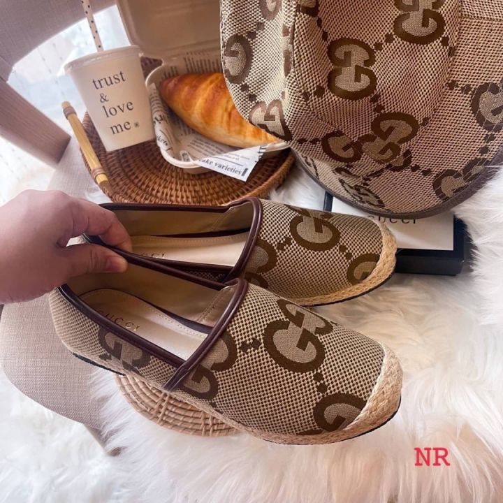 รองเท้าแตะg-u-พร้อมส่ง-size-36-40-eu-รองเท้าแตะผู้หญิง-รองเท้าแฟชั่น-รองเท้าแบบสวม-ใส่สบาย-น้ำหนักเบา-ถ่ายจากสิินค้าจริง-klo015