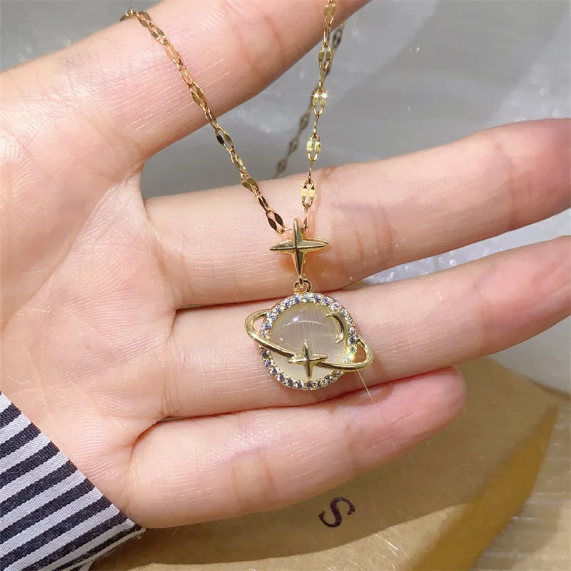 Planet Pendant Necklace in Gold – LUMINE SINGAPORE