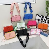 female camera bag slung miu miuˉ mjin summer with small square bag and wide shoulder bag is versatile and fashionable.