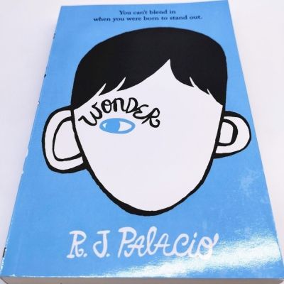 Wonder Wonder Boy นิยายภาษาอังกฤษ RJ Palacio สำหรับเยาวชนในฤดูใบไม้ร่วง