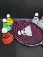 ลูกแบดมินตันพลาสติก BADMINTON SHUTTLECOCK สีขาว  1 ชุดบรรจุ 6 ชิ้น