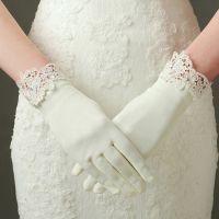 ☊❉❁ Short Wedding Bridal Hand Gloves Finger Beige Lace Wrist Bride Cuffs Elegant Wedding Accessories Bridesmaid Mariage Gant