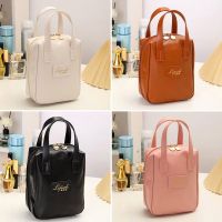 Tas Kosmetik ผู้หญิง ONLD67318สีทึบแฟชั่นทรงเปลือกหอยความจุมากกระเป๋าเครื่องสำอางกระเป๋าพีวีซีแต่งหน้า